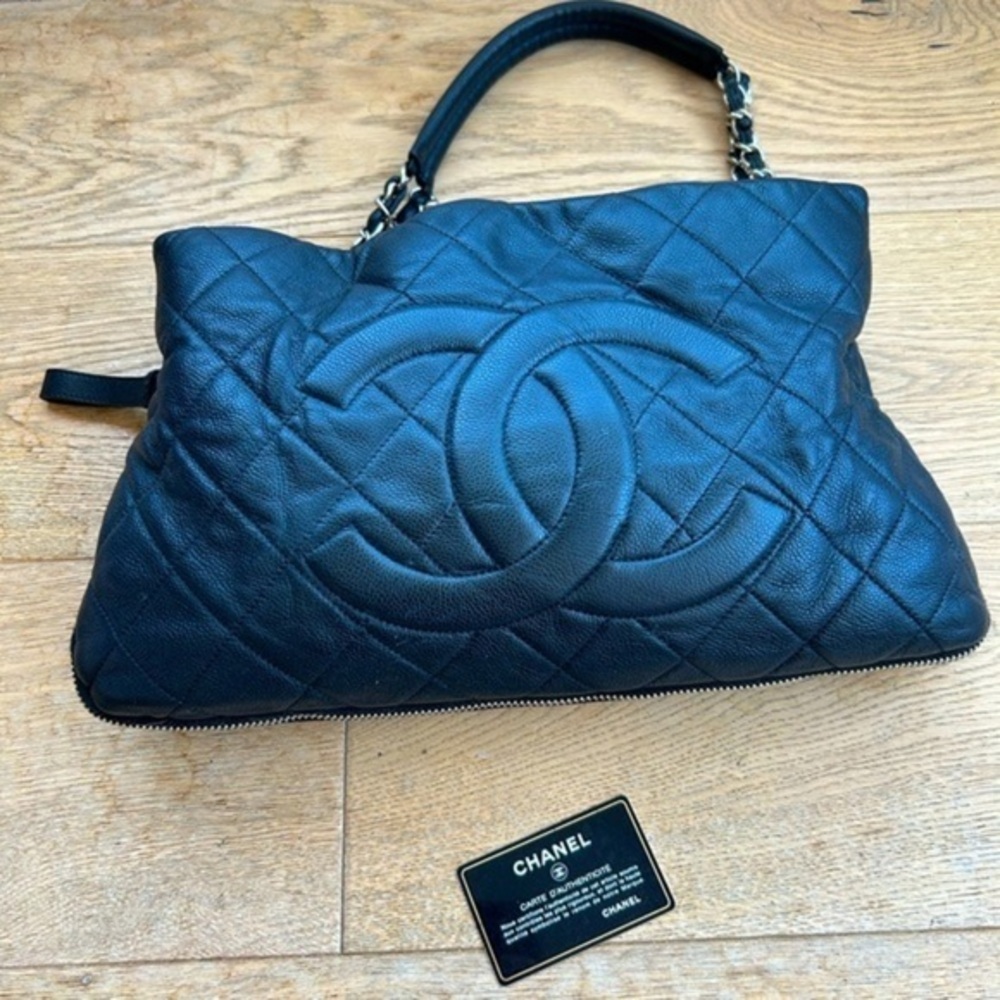 CHANEL Black Quilted Leather Bag